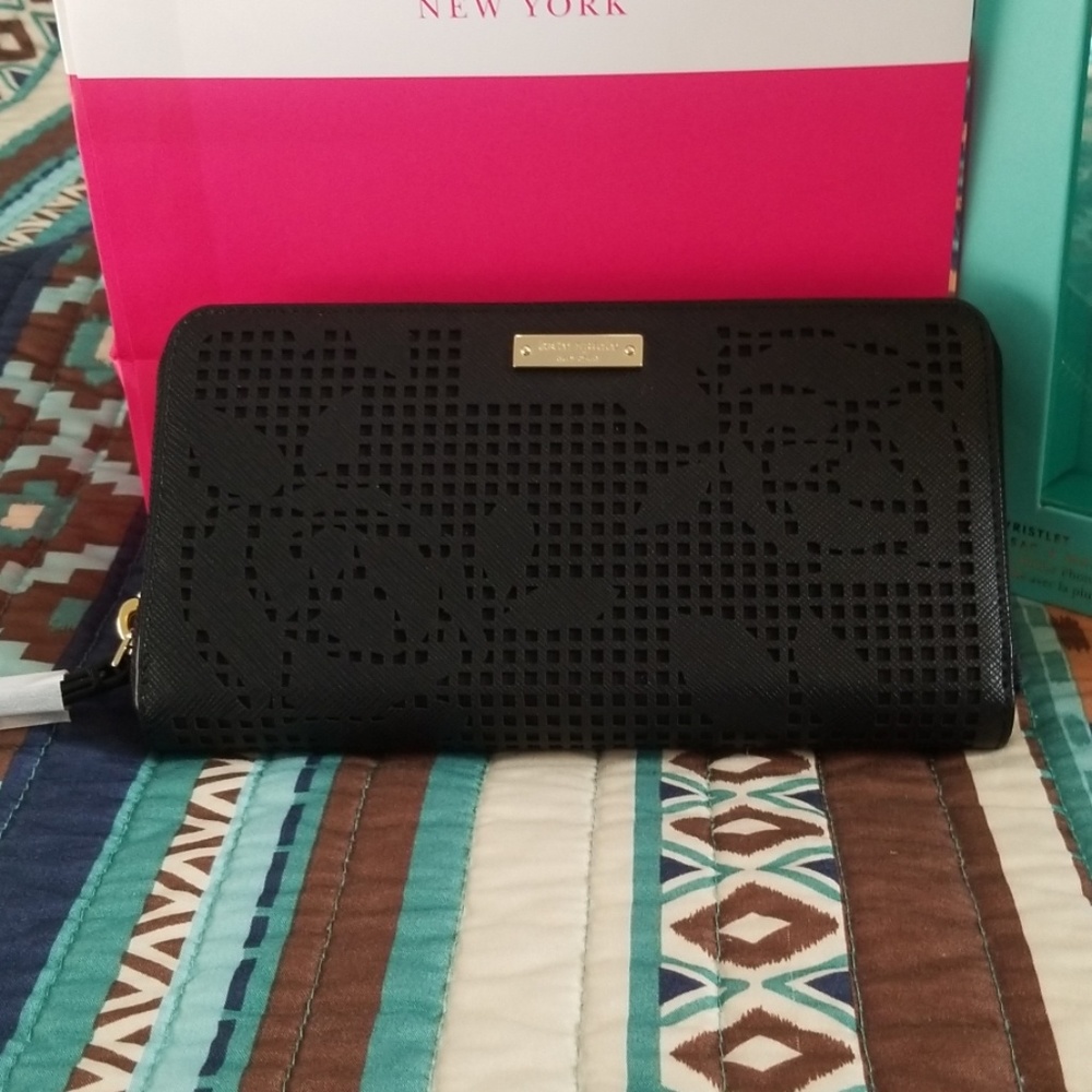 Kate Spade Zip Wristlet  New in Box